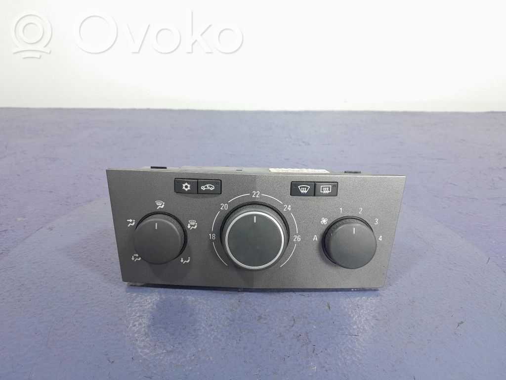 Opel Astra H Climate control unit 
