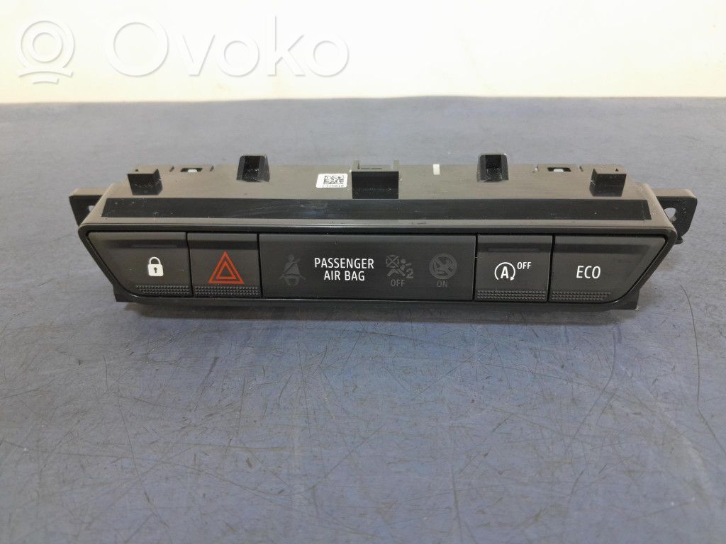 Dacia Jogger Hazard light switch 