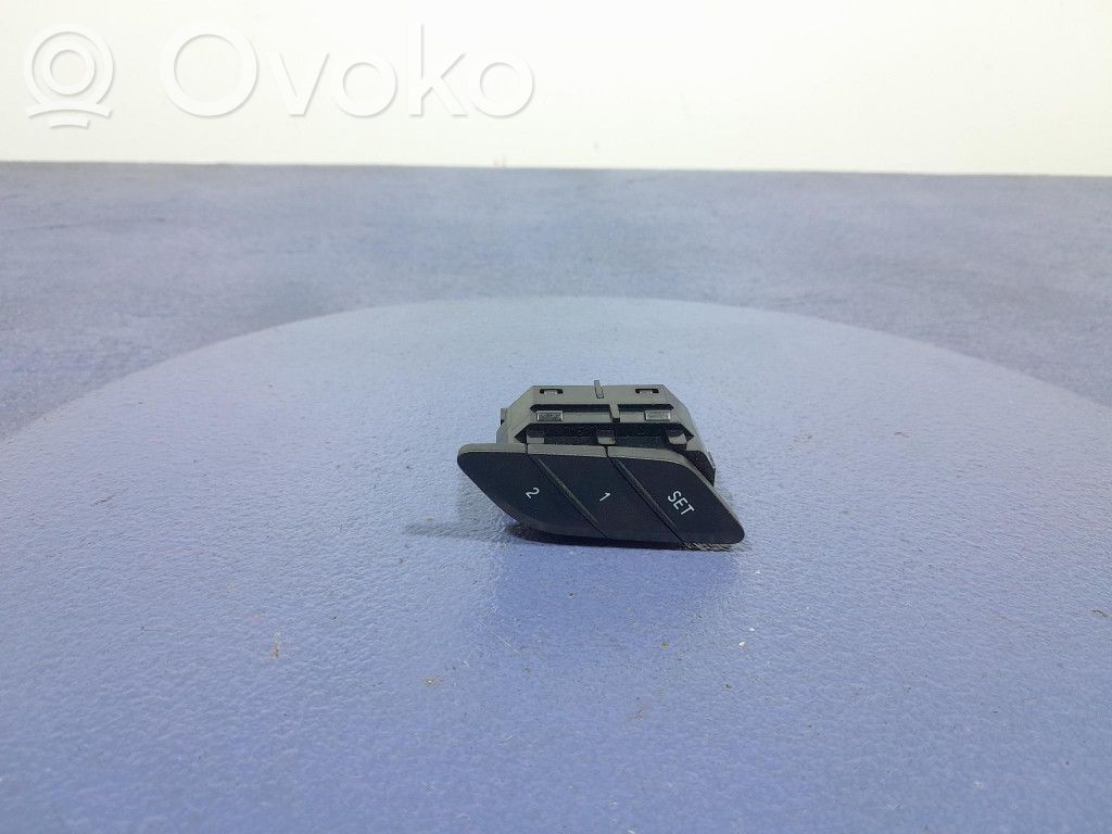 BMW 3 G20 G21 Przełączniki podgrzewania foteli 