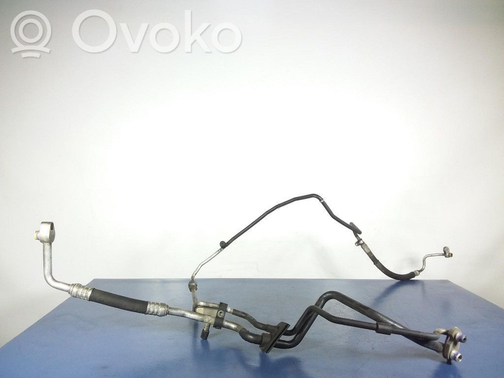 Ilmastointilaitteen putki (A/C)   4E1260712AF,4E1260712AF
