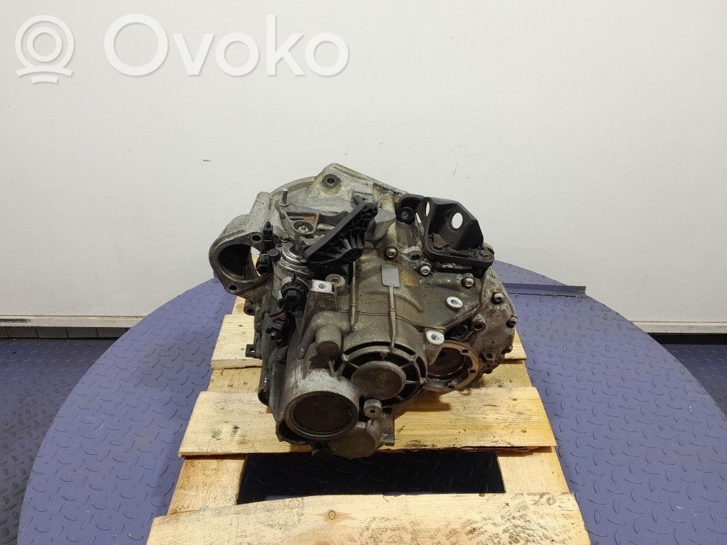 Volkswagen PASSAT B6 Manualna 6-biegowa skrzynia biegów 