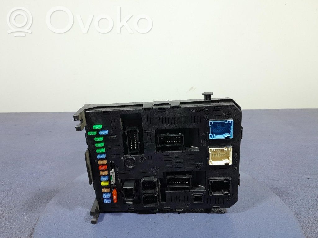 Citroen C4 I Picasso Juego de caja de fusibles 