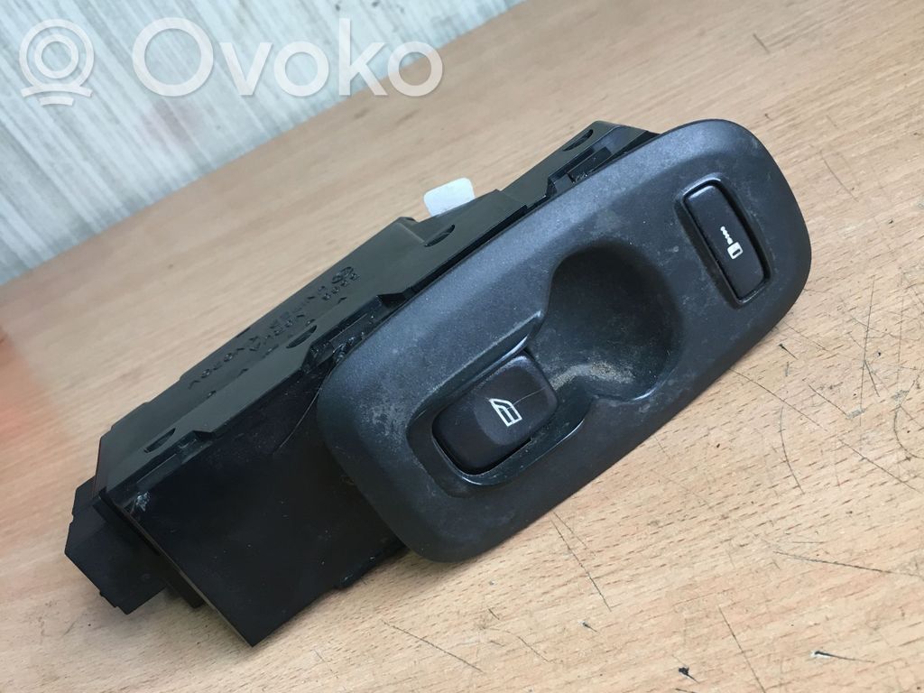 Volvo V70 Electric window control switch 