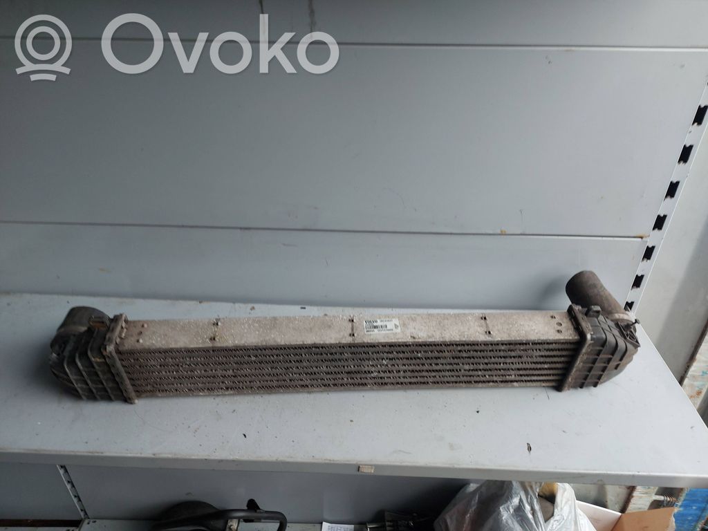 Volvo V70 Interkūlerio radiatorius 
