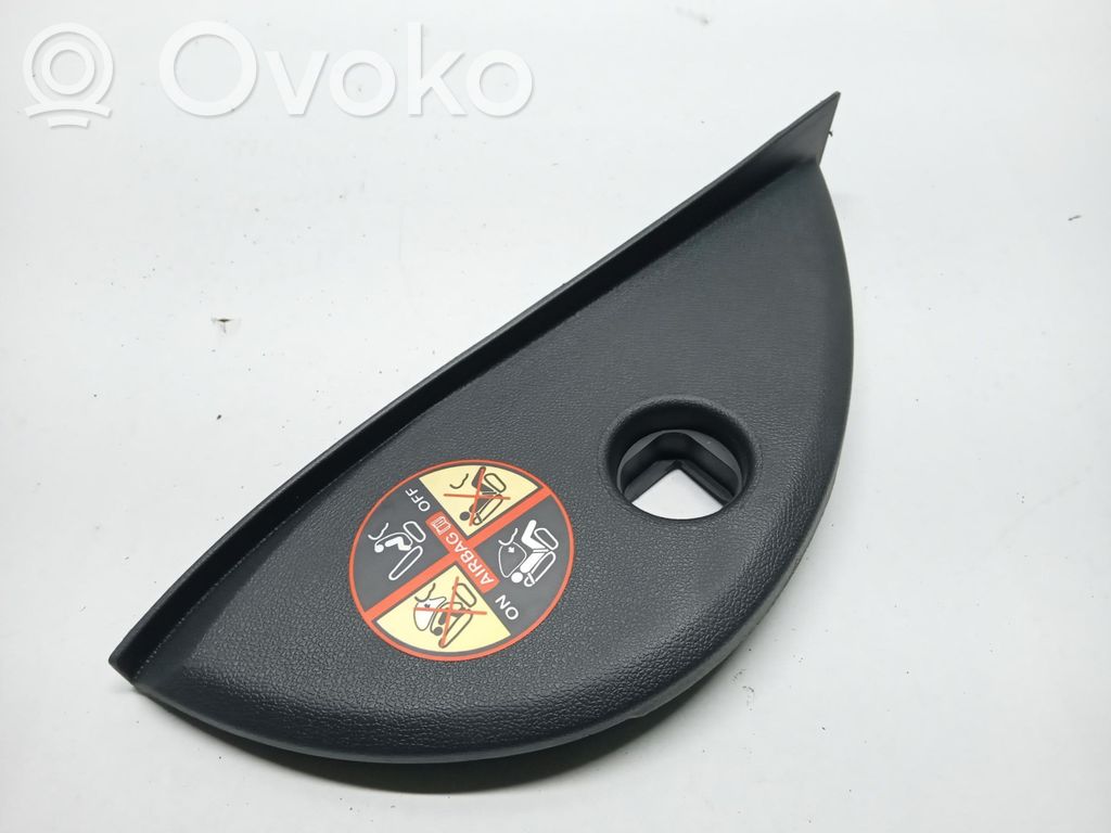 Renault Fluence Garniture d'extrémité latérale du tableau de bord 