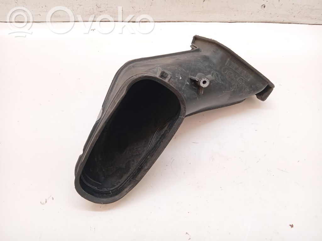 BMW 7 E65 E66 Moottorin vesijäähdytyksen putki/letku 