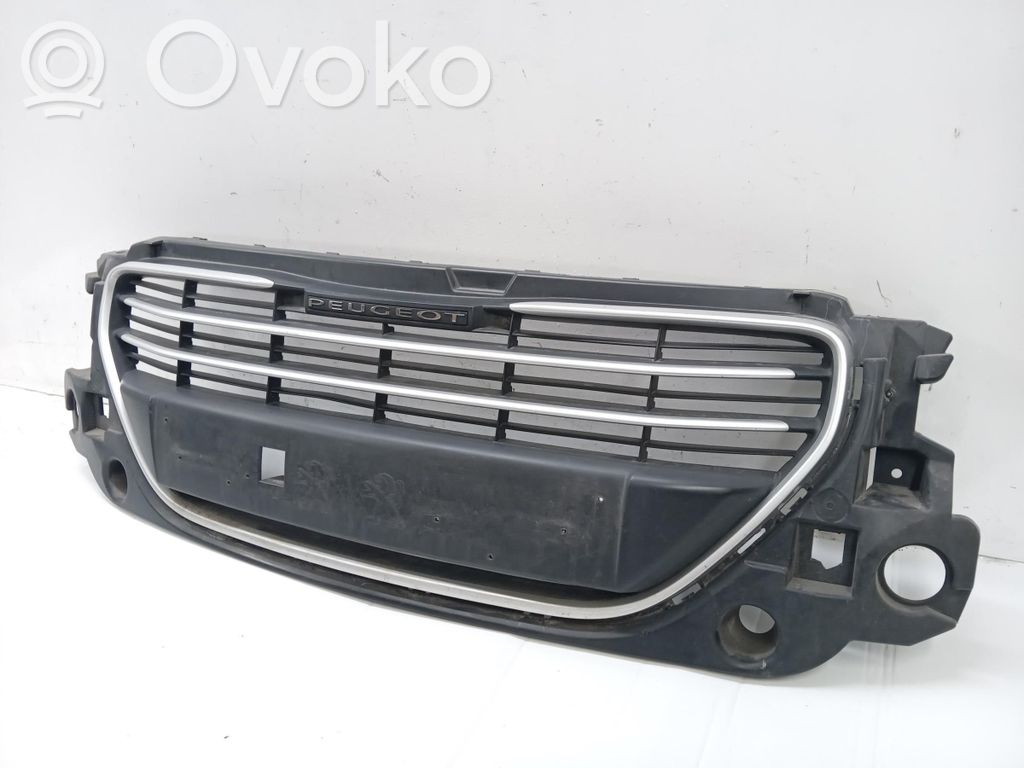 Peugeot 301 Atrapa chłodnicy / Grill 