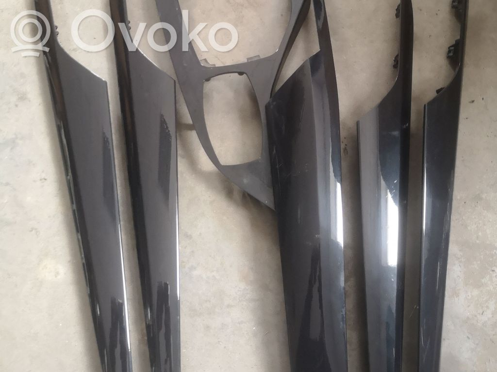 Panel trim   2991700,2991389,2991390,2991702
