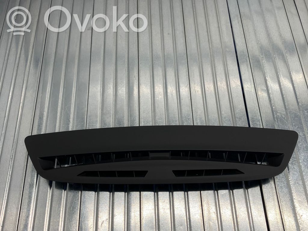 BMW X1 F48 F49 Lango oro grotelės 