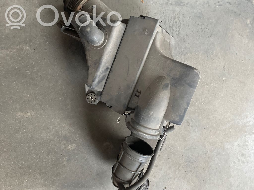 BMW 5 E39 Intake resonator 