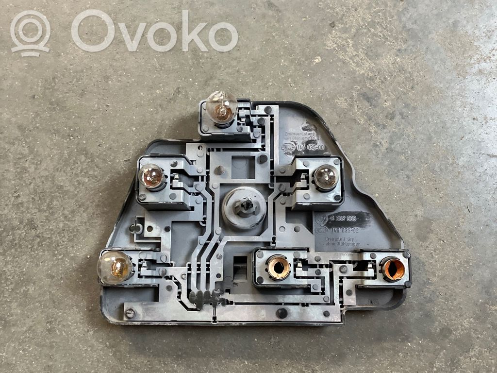 BMW 5 E39 Tail light bulb cover holder 