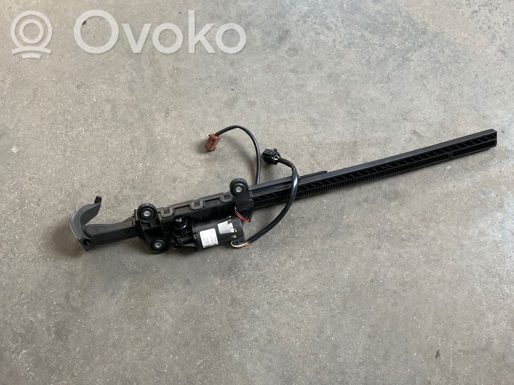 BMW 3 E92 E93 Saugos diržo reguliavimo varikliukas 