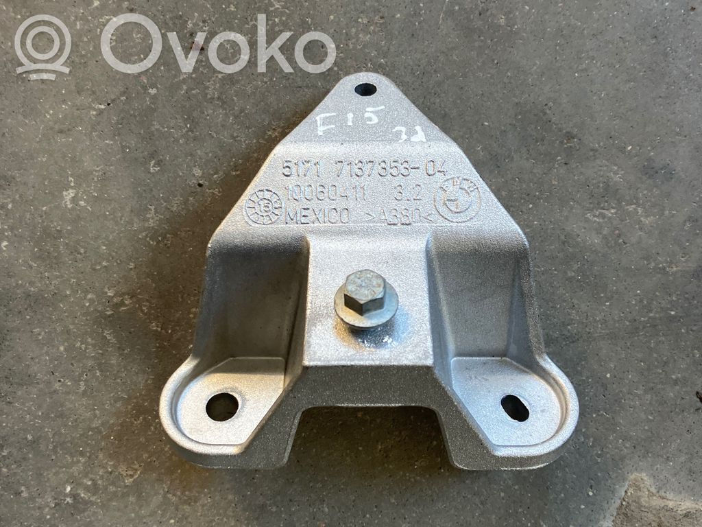 BMW X5 F15 Steering rack mounting bracket 