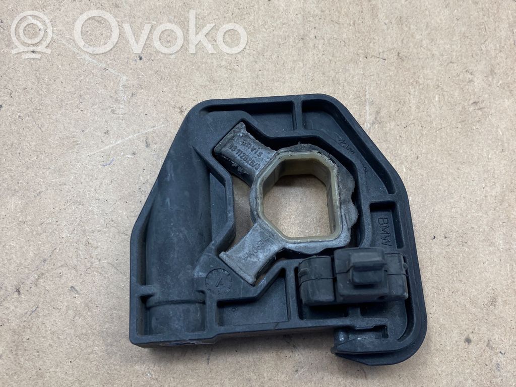 BMW 3 F30 F35 F31 Radiator mount bracket 