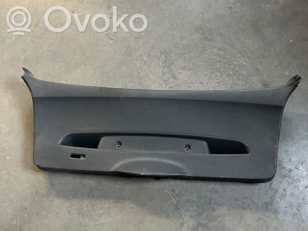 BMW 1 E81 E87 Pagrindinis apdailos skydas 