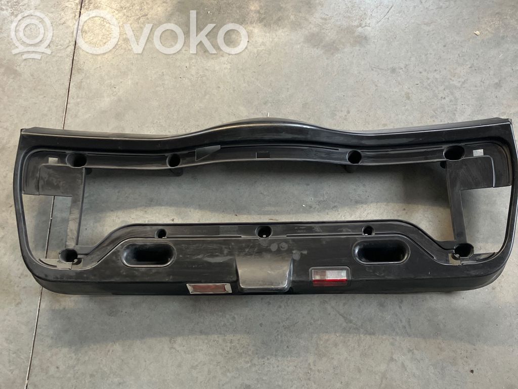 BMW 3 E46 Kita bagažinės apdailos detalė 