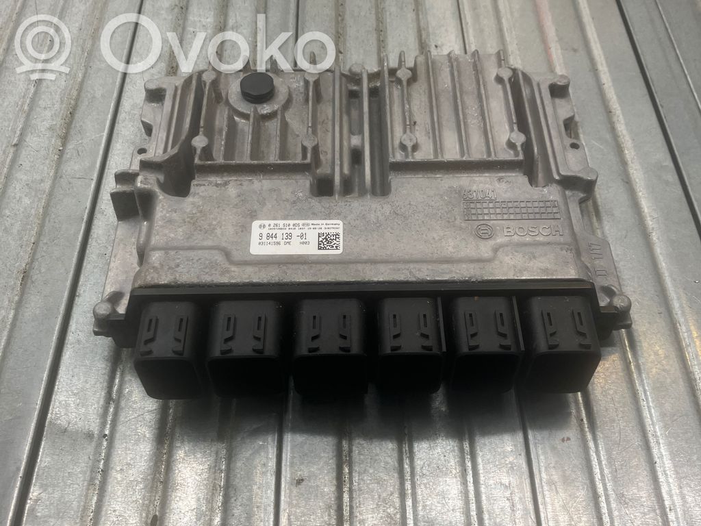 BMW 3 G20 G21 Engine control unit/module 