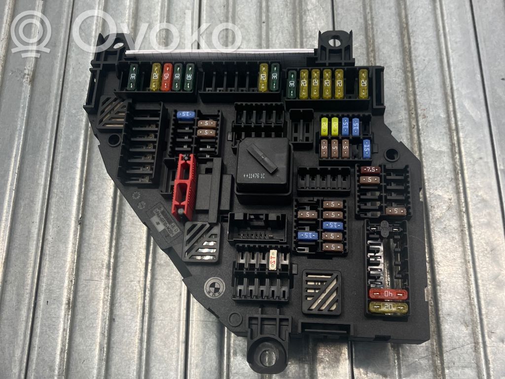 BMW X3 F25 Ramka / Moduł bezpieczników 