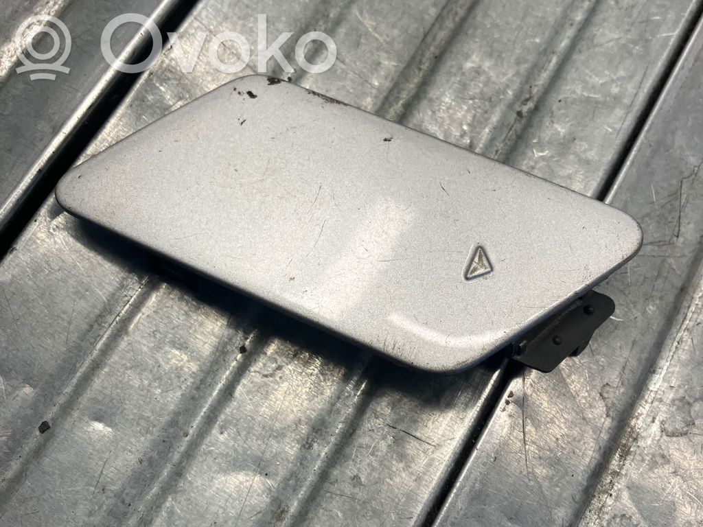 BMW 6 E63 E64 Takapuskurin hinaussilmukan suojakansi 