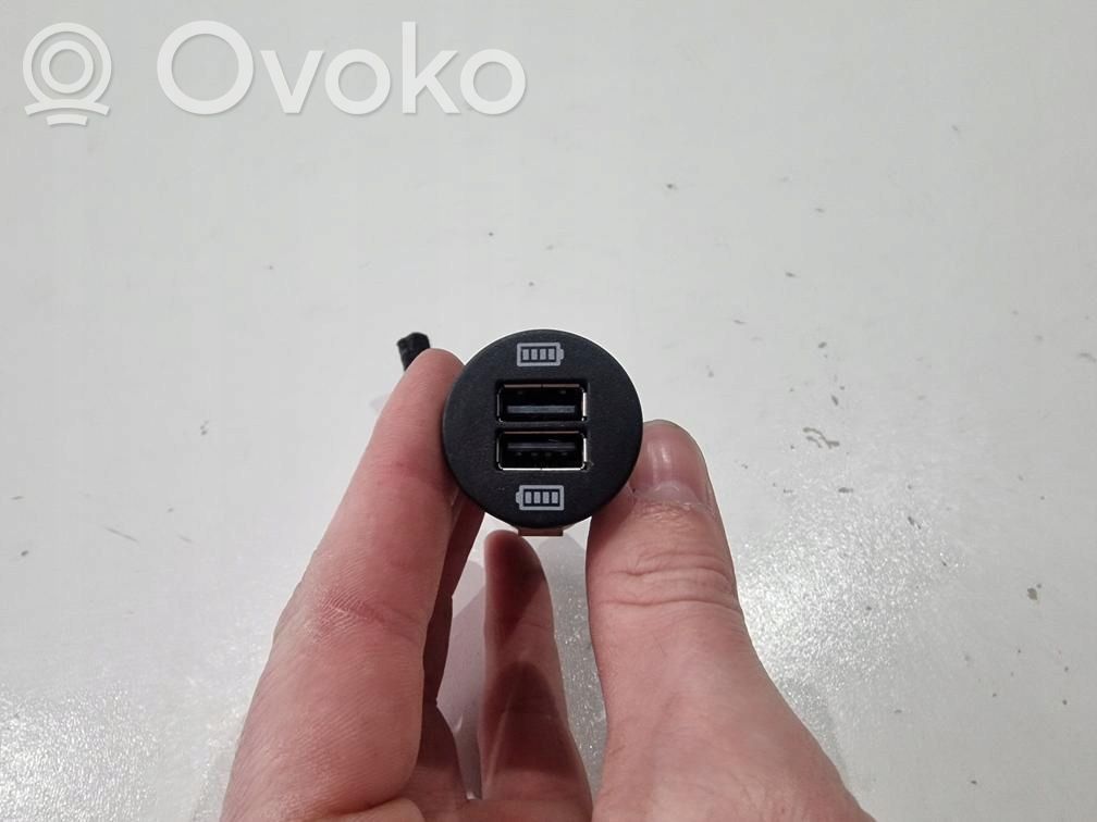 Porsche Cayenne (92A) Enchufe conector USB 