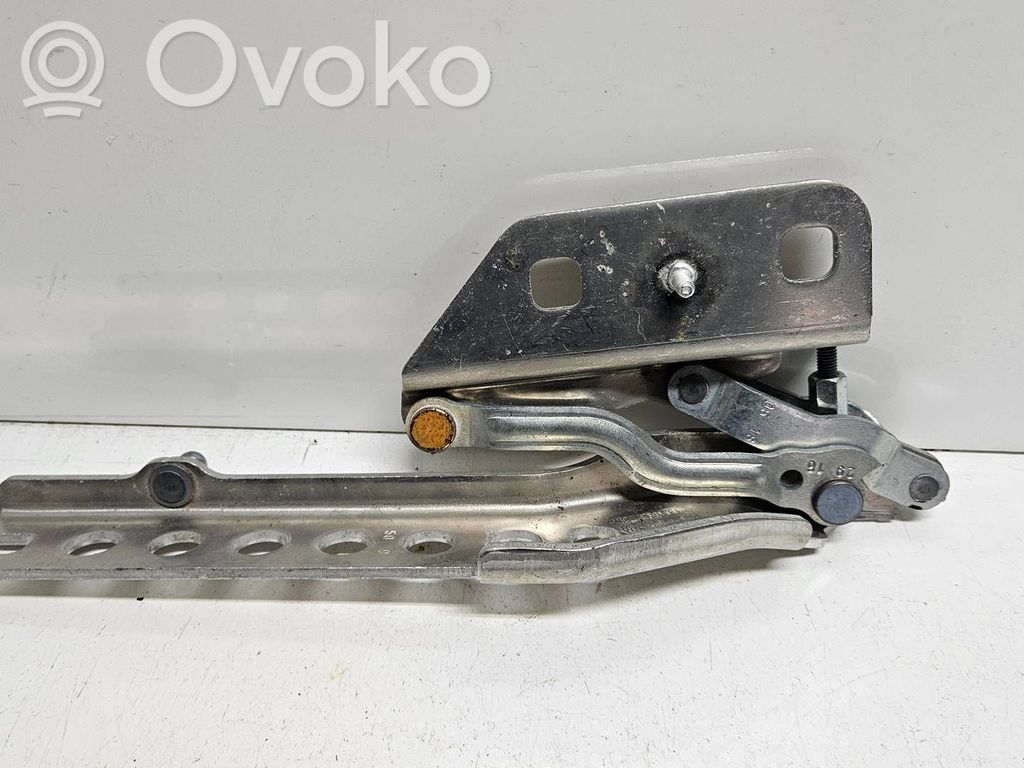 Engine bonnet/hood hinges   4E0823301G