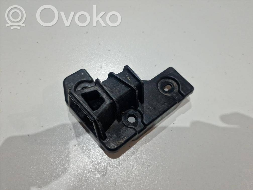 Volvo XC90 Front bumper mounting bracket 