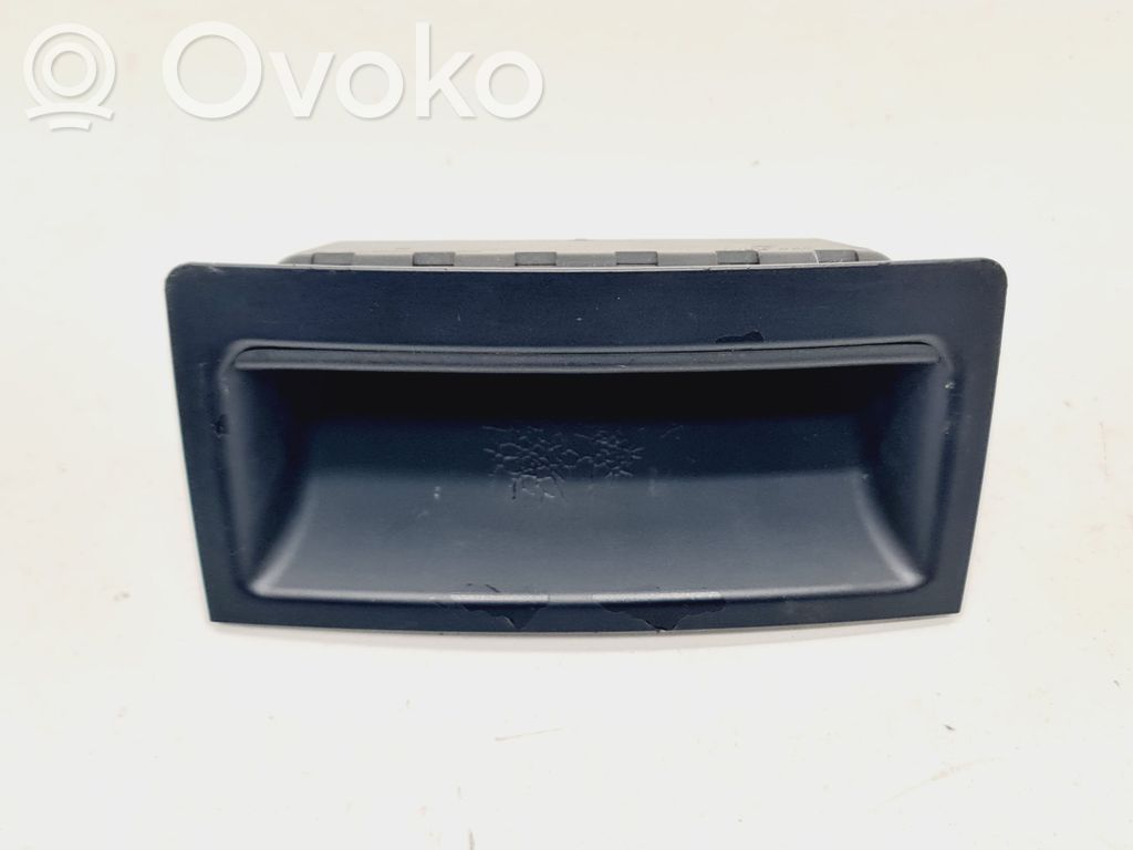 BMW 5 E60 E61 Kita salono detalė 