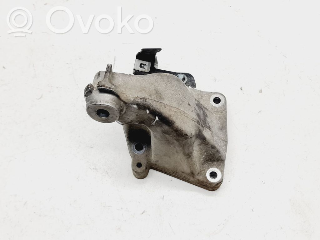 Mercedes-Benz E W211 Engine mounting bracket 
