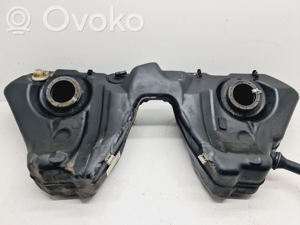 BMW 5 E60 E61 Réservoir de carburant 