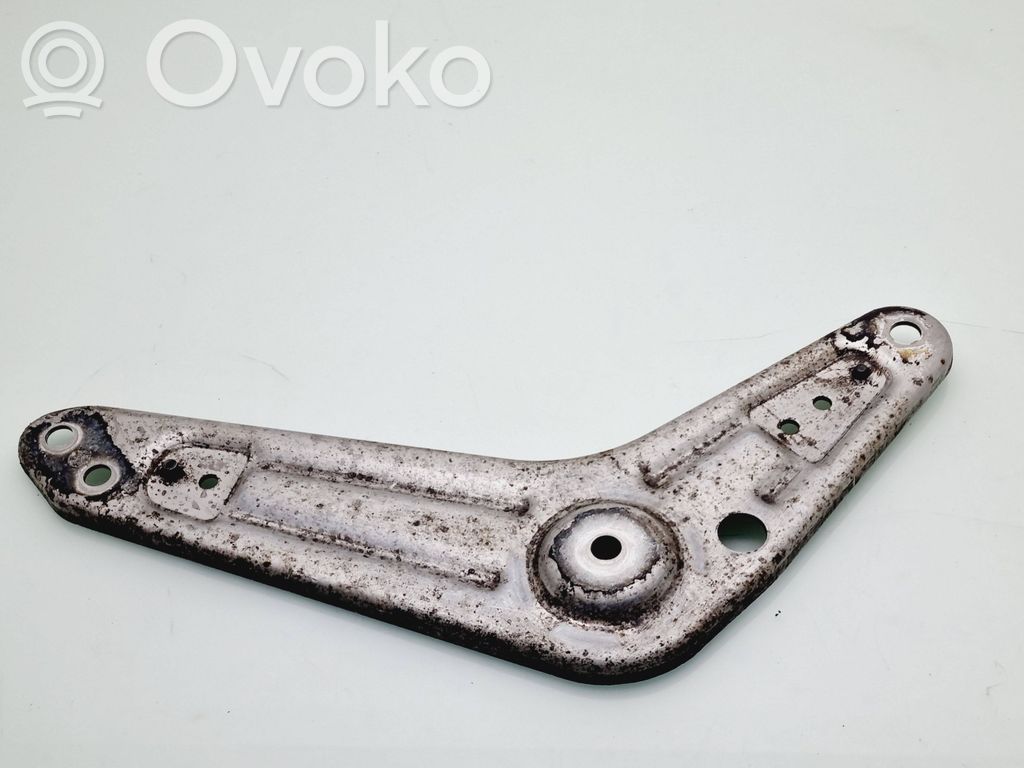 BMW X5 E70 Cits aizmugures šasijas elements 