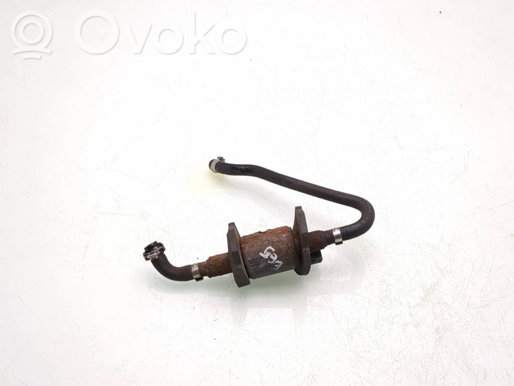 BMW 7 E65 E66 Webasto-lisälämmittimen polttoainepumppu 