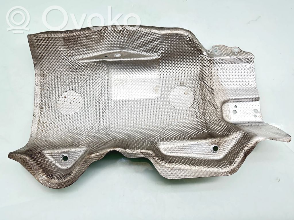 Peugeot Traveller Protección térmica del escape 