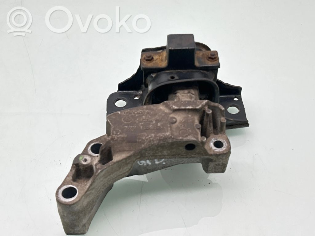 Nissan Qashqai Engine mount bracket 