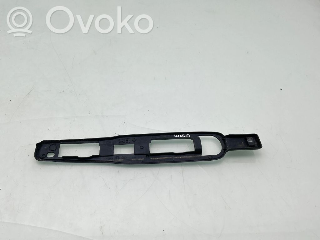Ford Kuga II Kattotangon kiskon kansi 