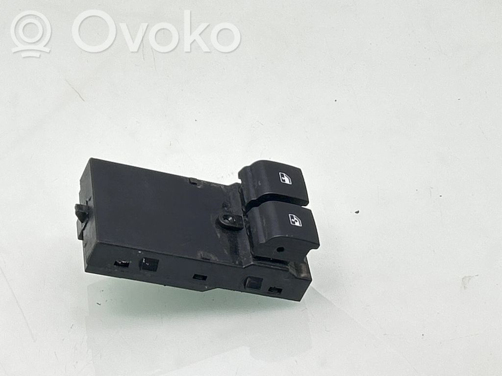 Chevrolet Camaro Electric window control switch 