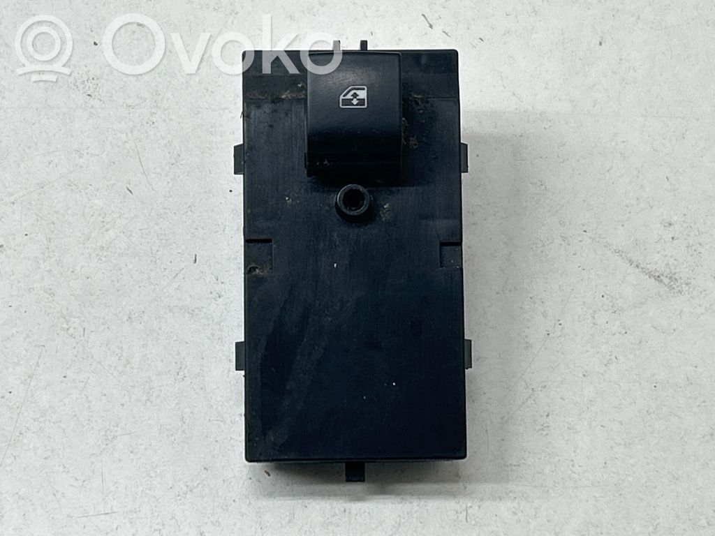 Chevrolet Camaro Electric window control switch 