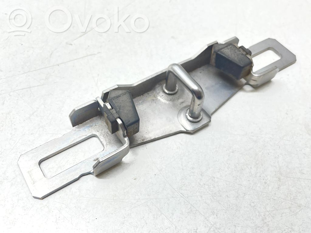 Volvo V40 Cross country Trunk lock loop 