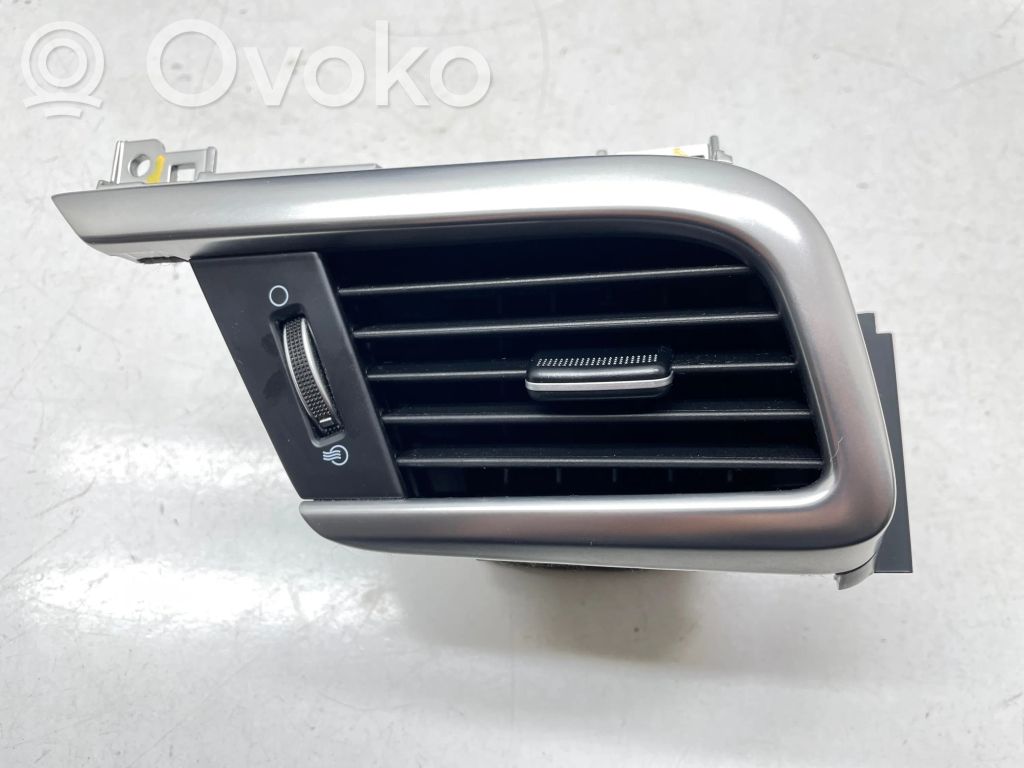 KIA Optima Moldura protectora de la rejilla de ventilación lateral del panel 