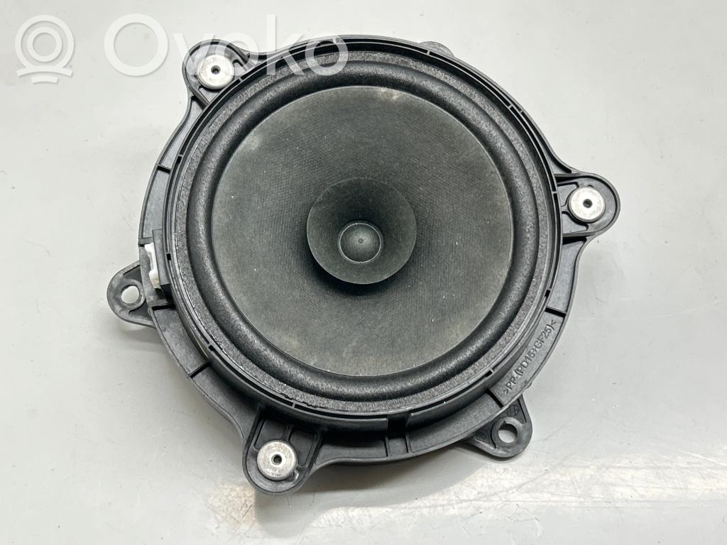 Renault Captur Front door speaker 
