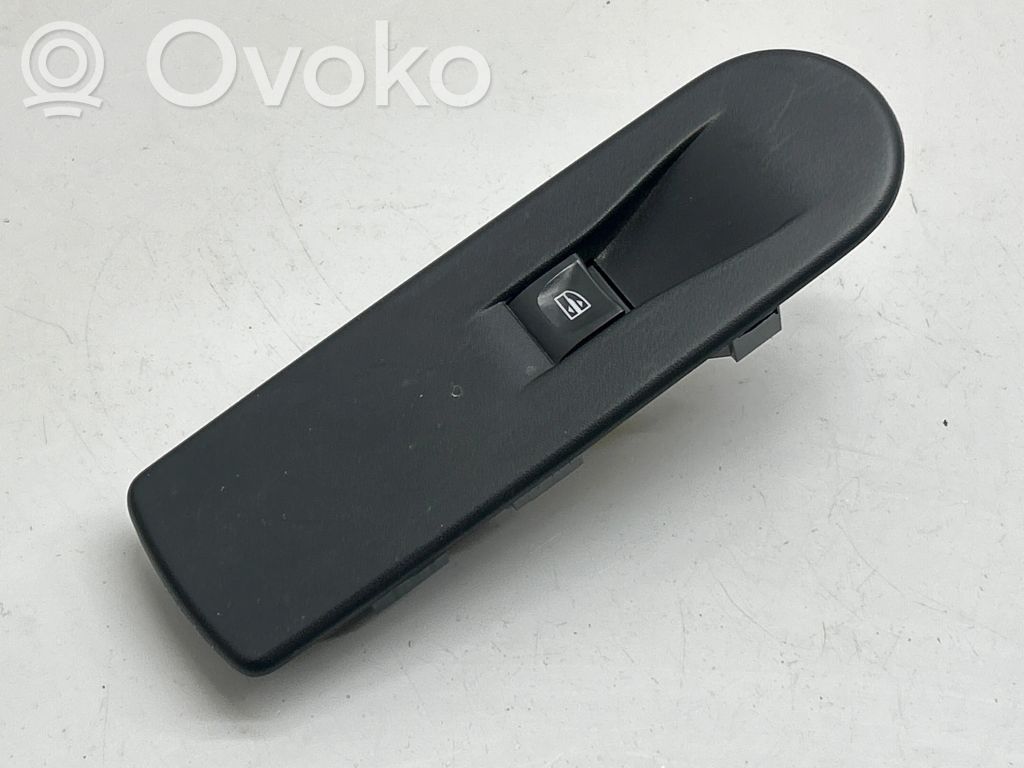Renault Captur Electric window control switch 
