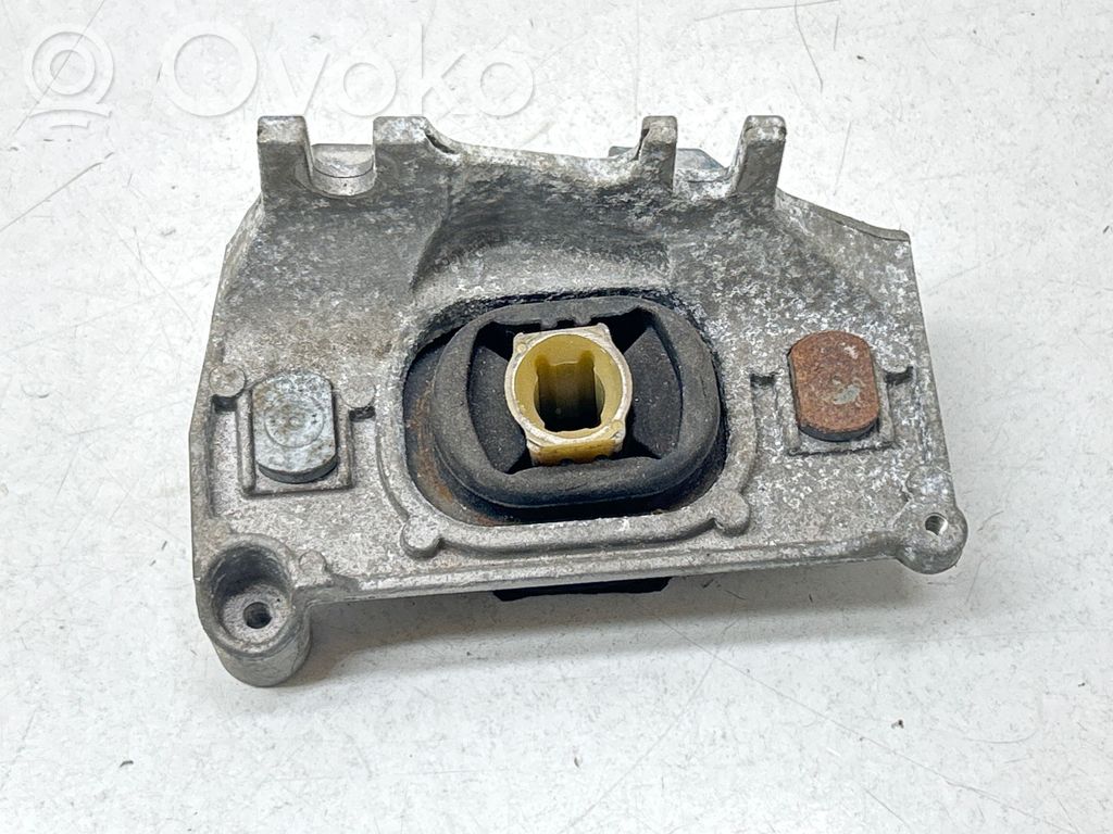 Engine mount bracket   112205217R,112202847R,112202847R
