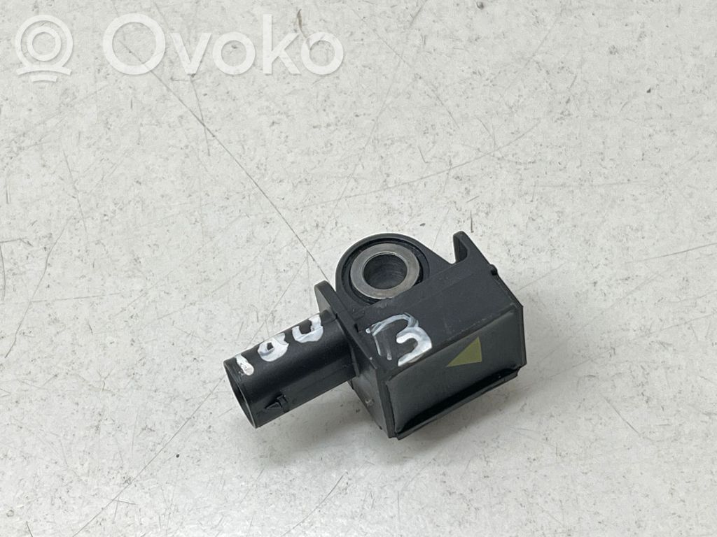 Volkswagen Touran III Airbag deployment crash/impact sensor 