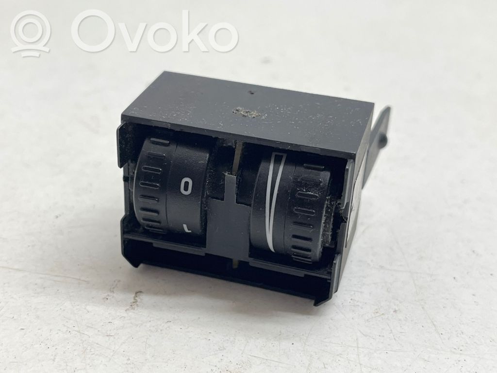 Headlight level height control switch   2K0941333B