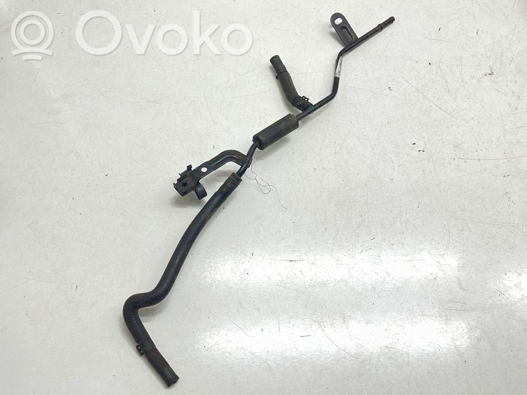Volkswagen PASSAT B8 Engine coolant pipe/hose 