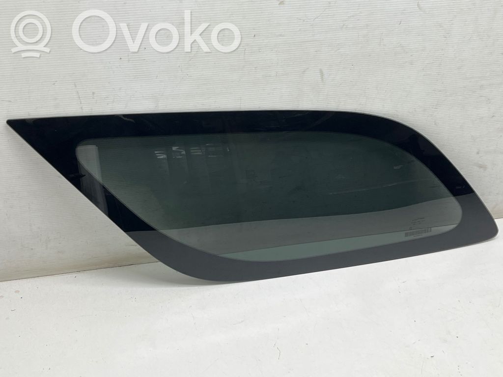 Dodge Durango III Rear side window 