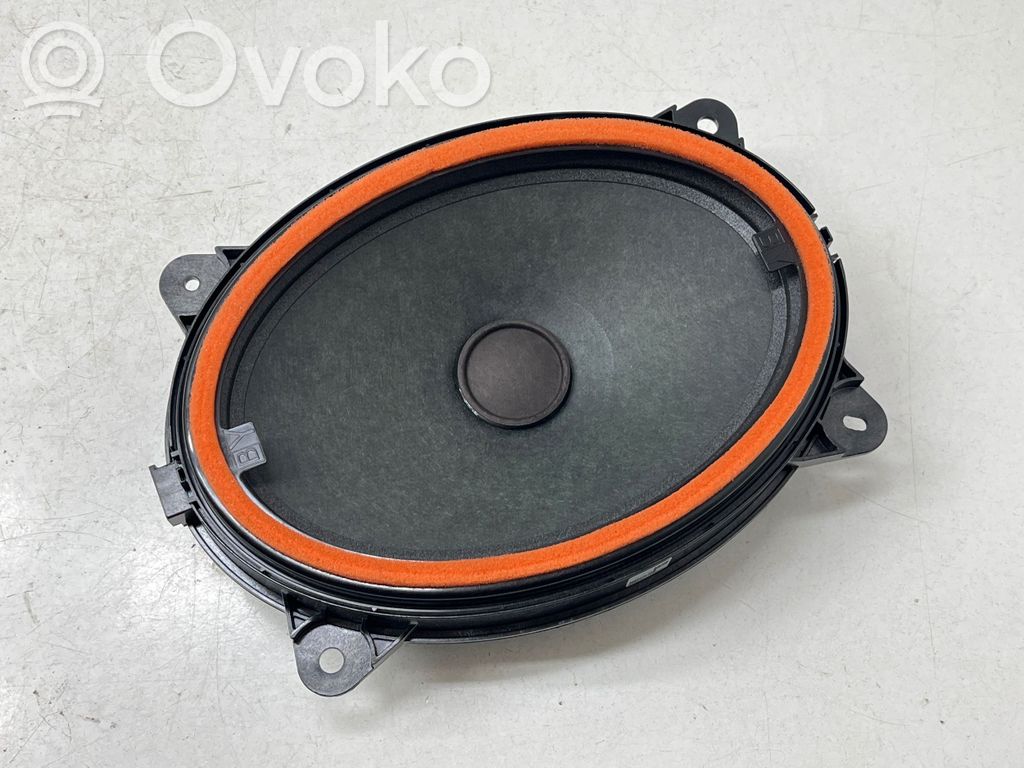Subaru Crosstrek III Altavoz de la puerta delantera 