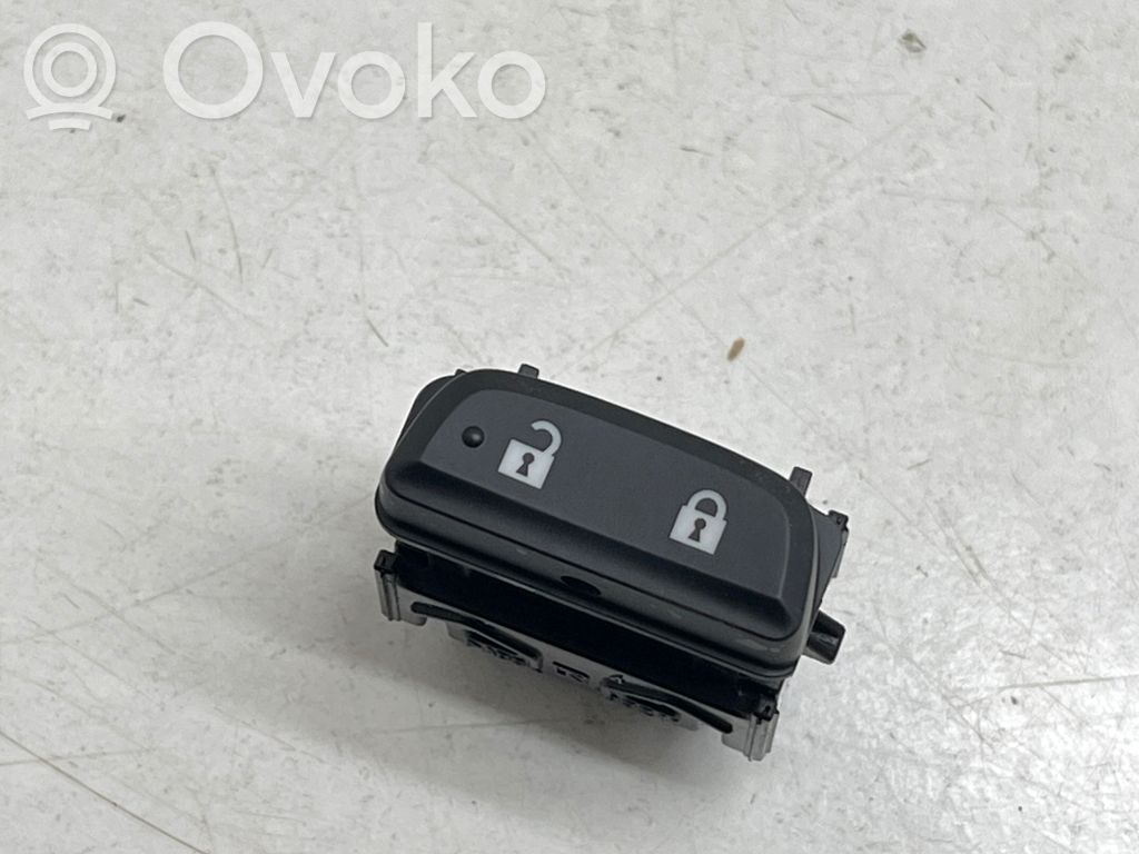 Subaru Crosstrek III Central locking switch button 