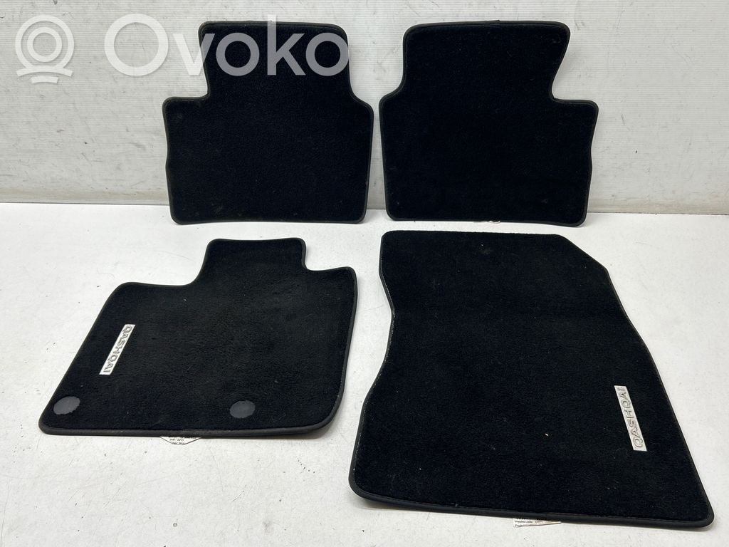 Nissan Qashqai J12 Car floor mat set 