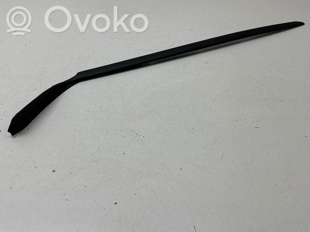 Windshield trim   31469401