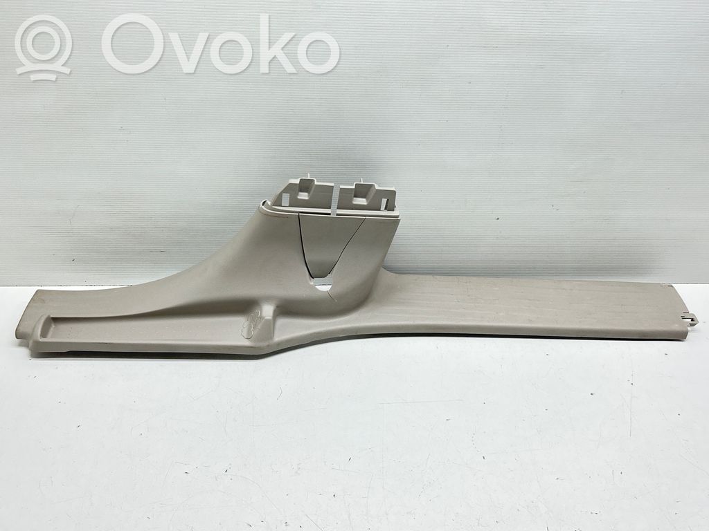 Chrysler Pacifica (B) pillar trim (bottom) 